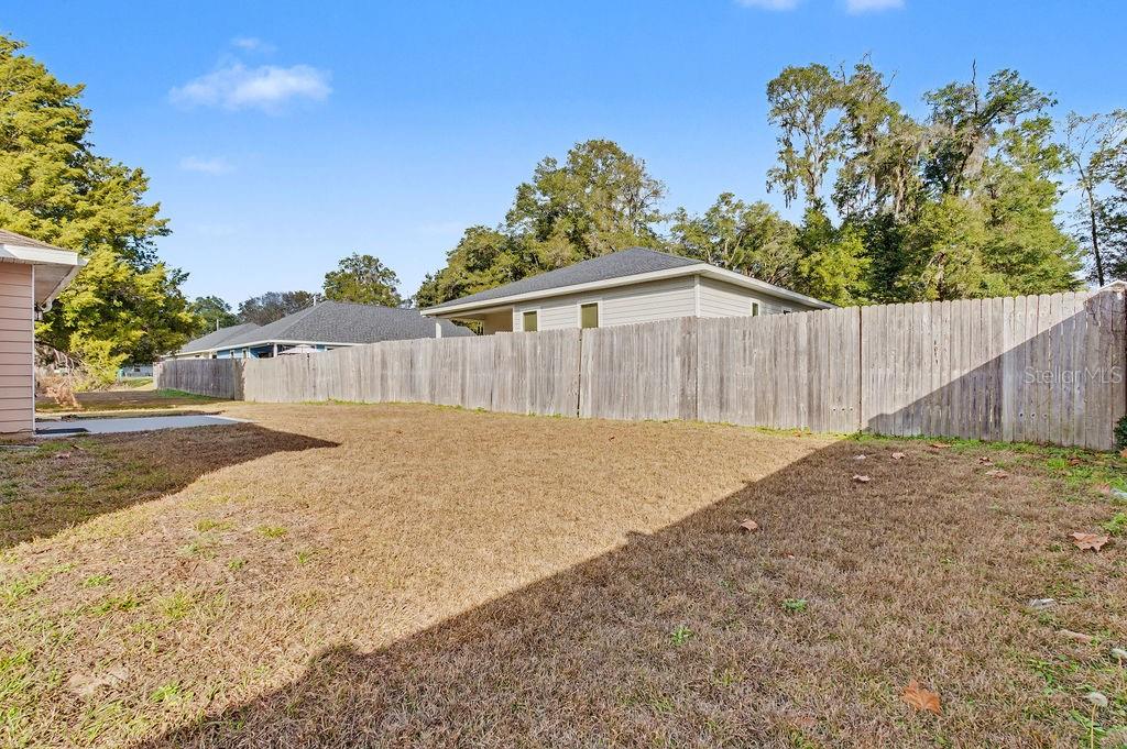 Image 29 of 32 For 15705 136 Terrace