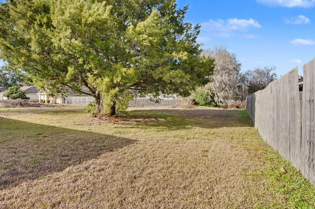 Image 31 of 32 For 15705 136 Terrace