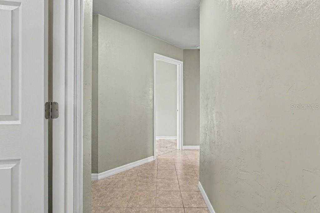 Image 8 of 32 For 15705 136 Terrace