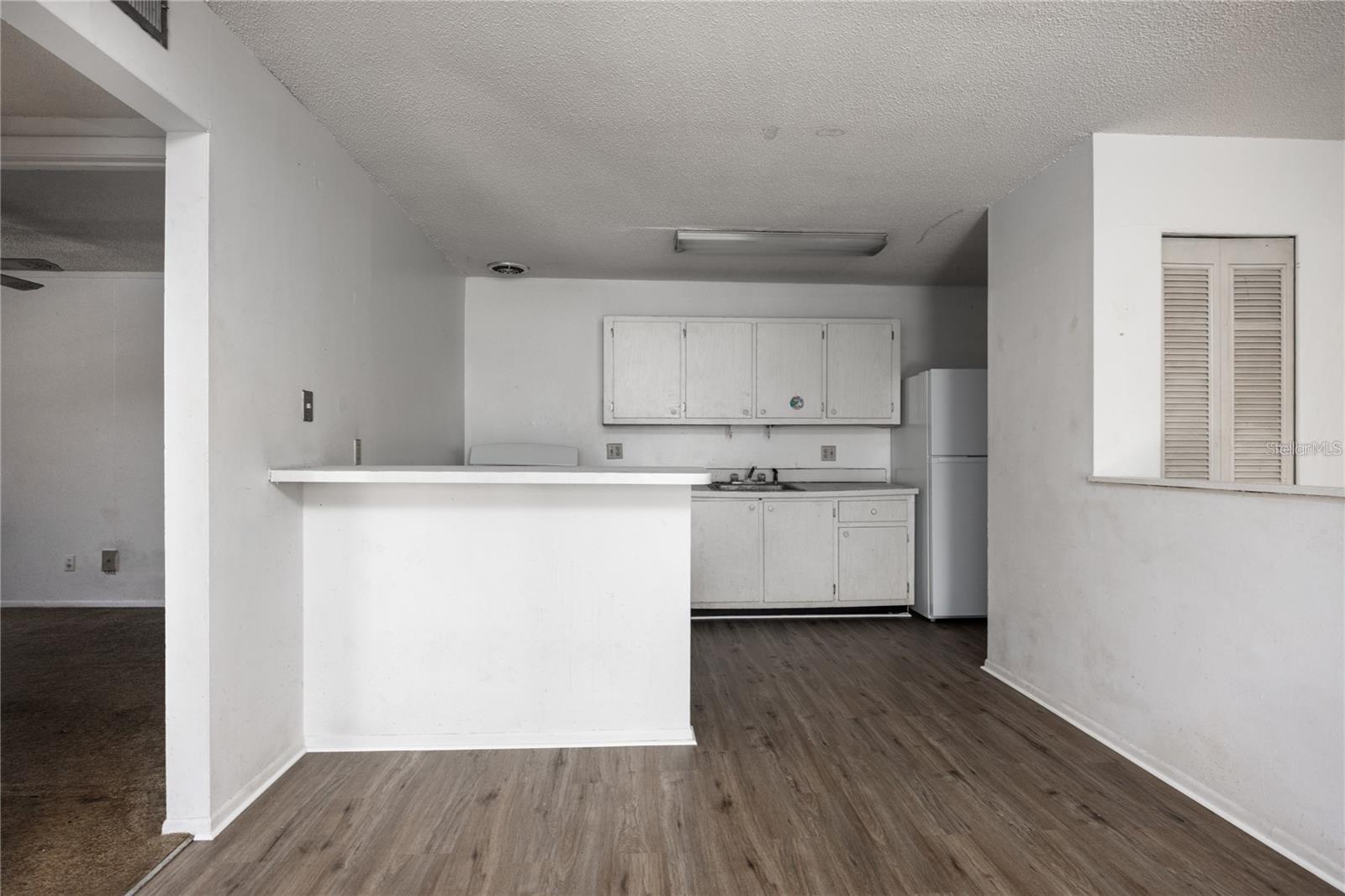 Image 4 of 25 For 1700 16th Court K22