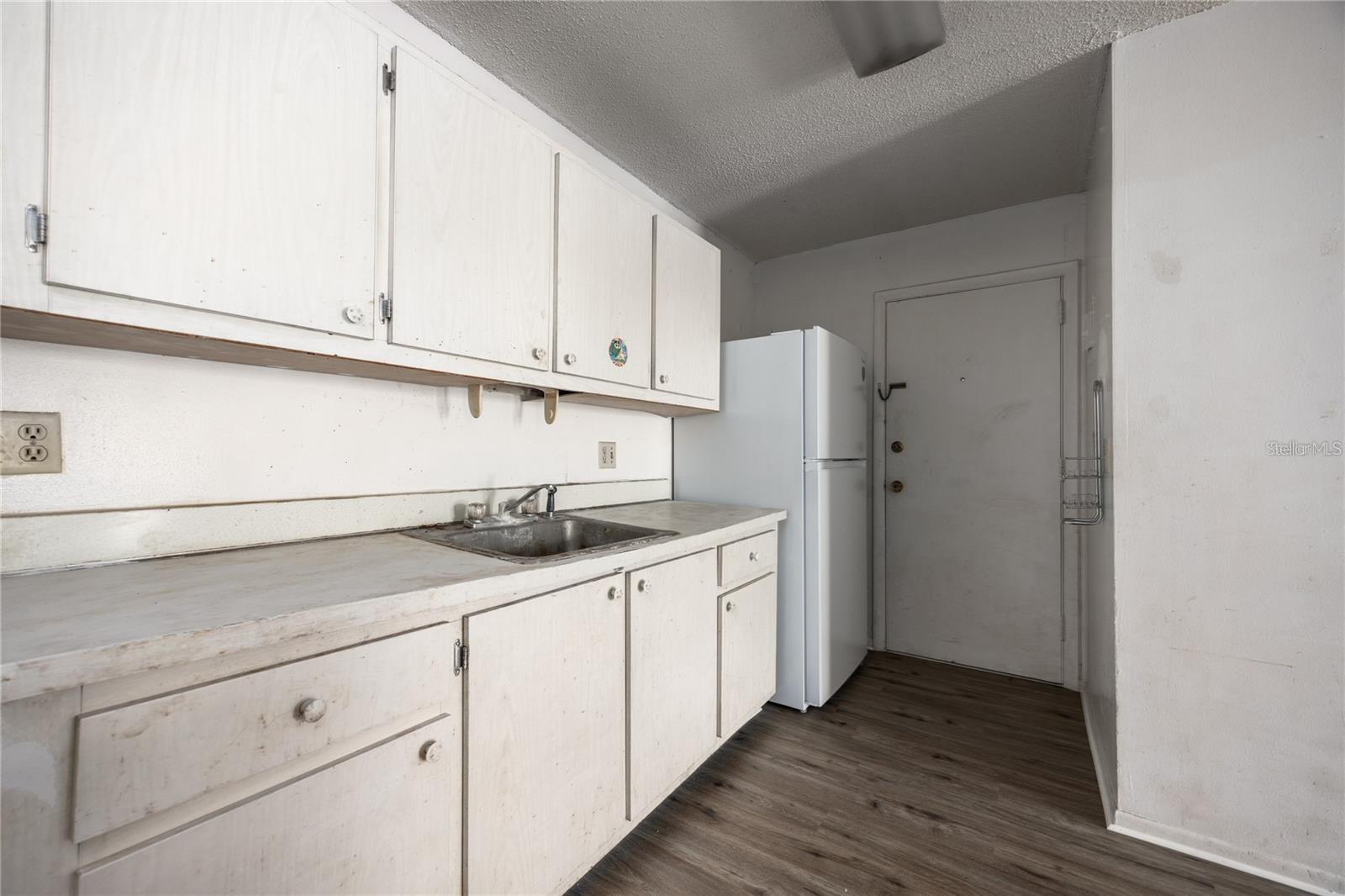 Image 8 of 25 For 1700 16th Court K22