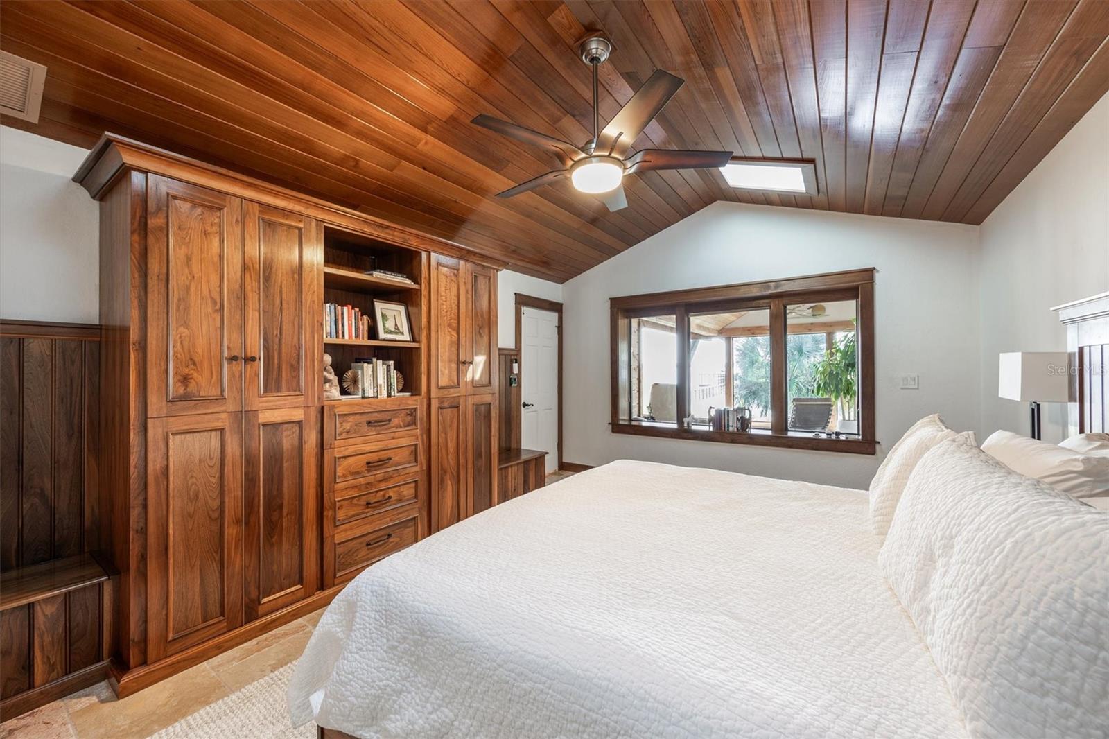 Image 11 of 100 For 12603 204 Terrace