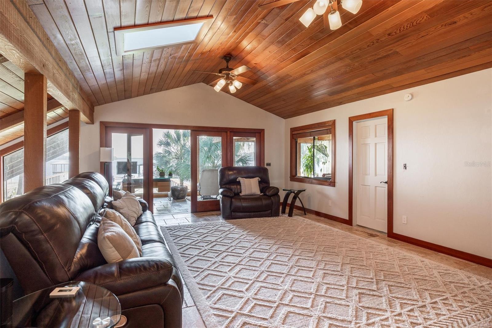 Image 27 of 100 For 12603 204 Terrace