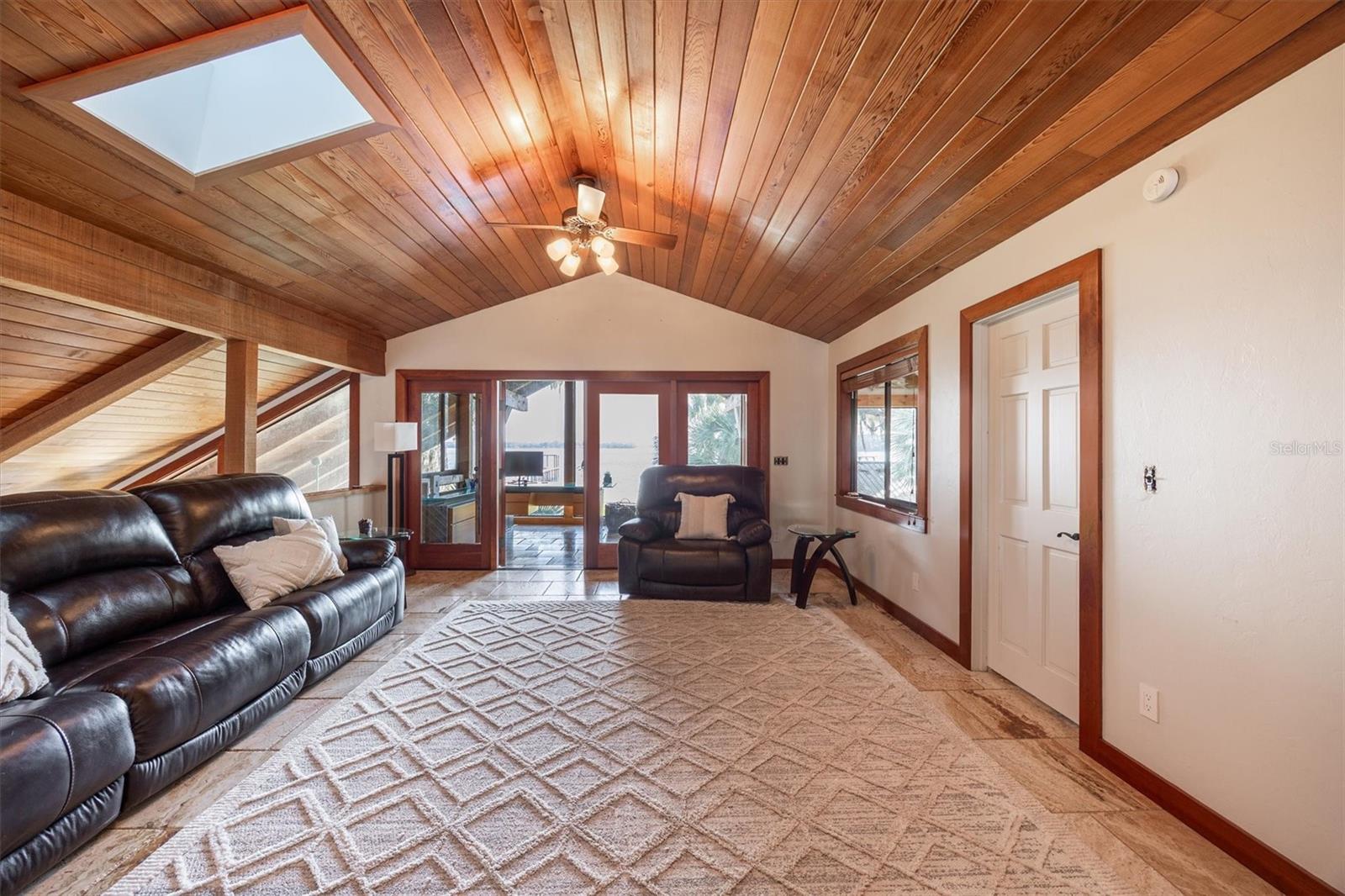 Image 28 of 100 For 12603 204 Terrace