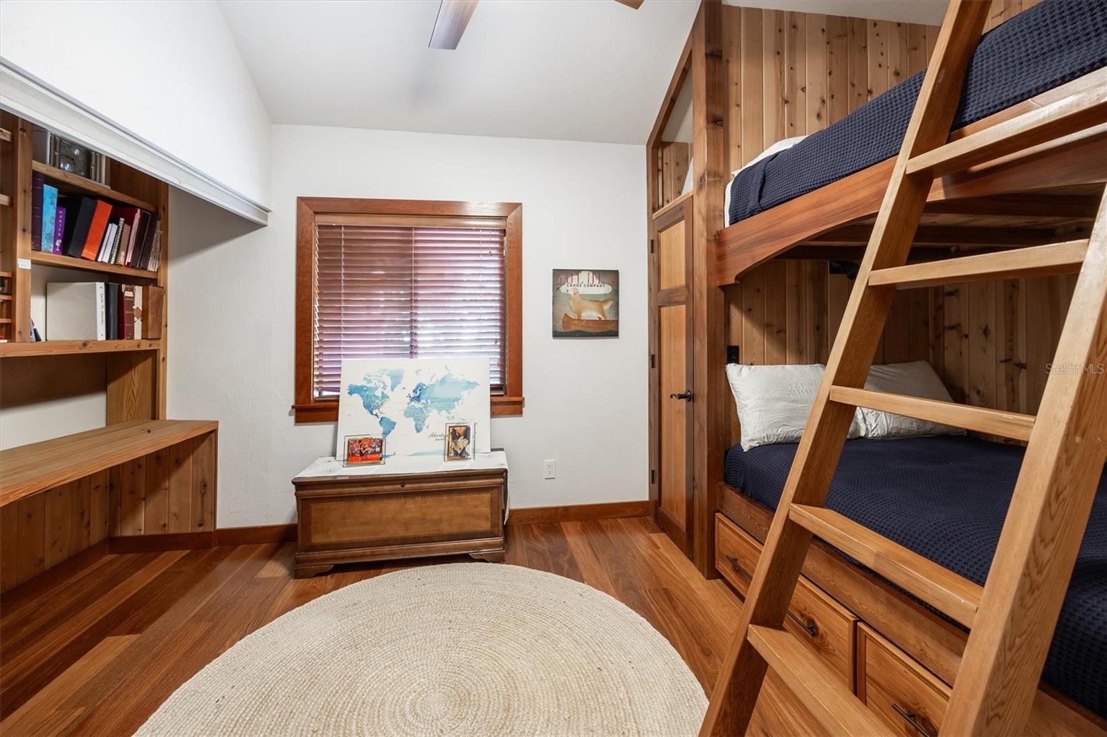 Image 32 of 100 For 12603 204 Terrace