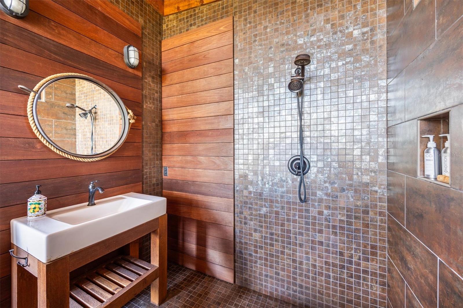 Image 47 of 100 For 12603 204 Terrace