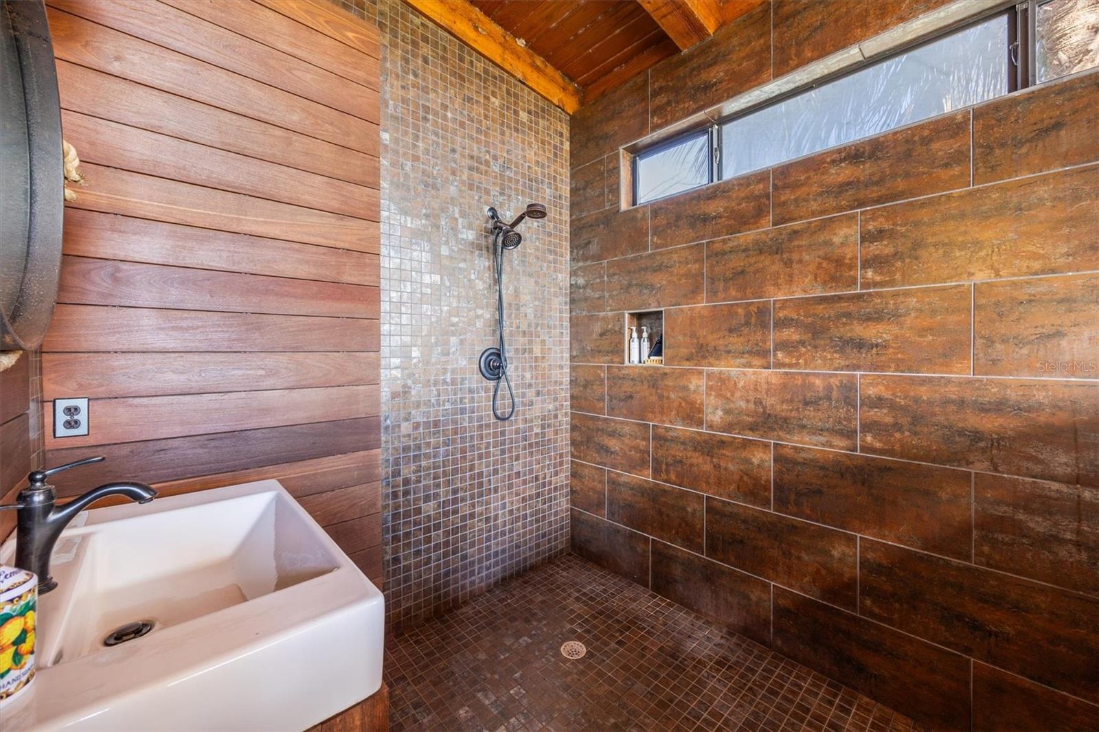 Image 49 of 100 For 12603 204 Terrace