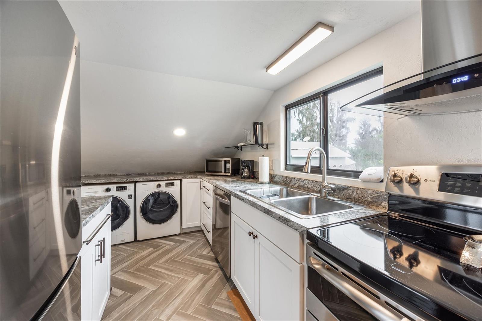 Image 66 of 100 For 12603 204 Terrace