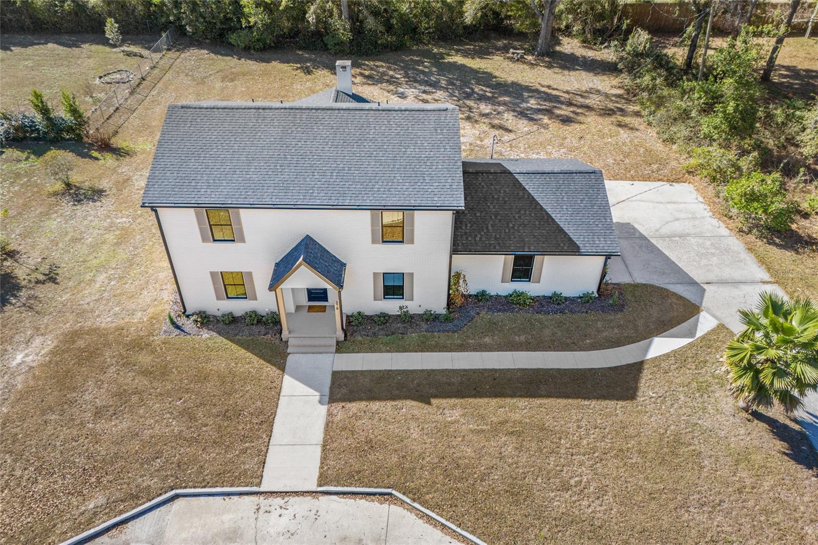 Image 34 of 43 For 378 Clubview Circle