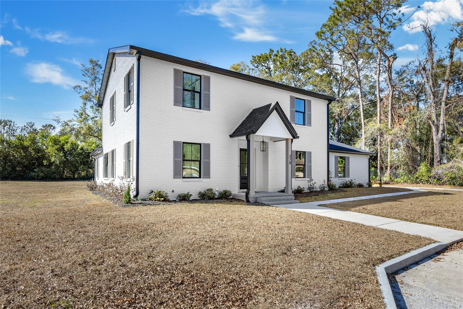 Image 35 of 43 For 378 Clubview Circle