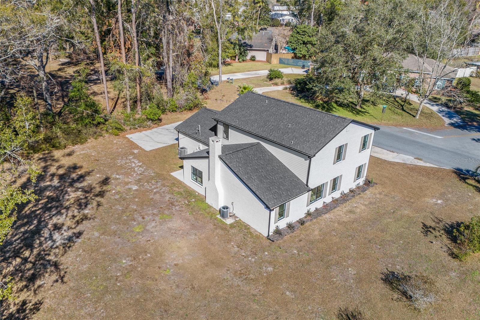 Image 37 of 43 For 378 Clubview Circle