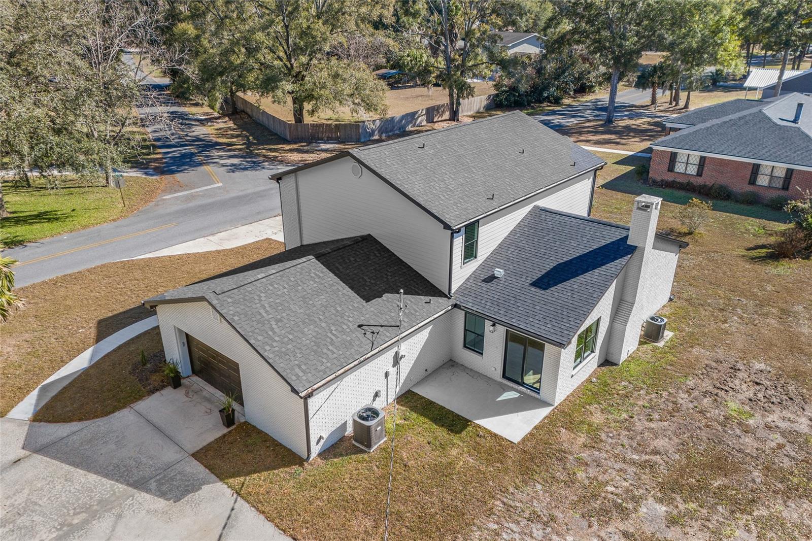 Image 38 of 43 For 378 Clubview Circle