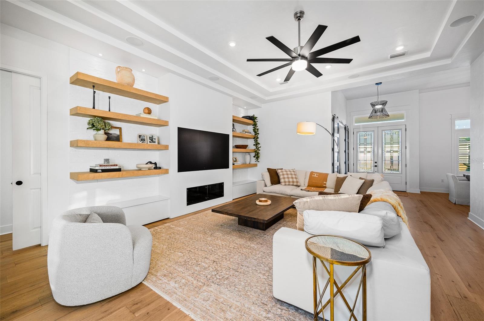 Image 19 of 51 For 12059 12th Lane