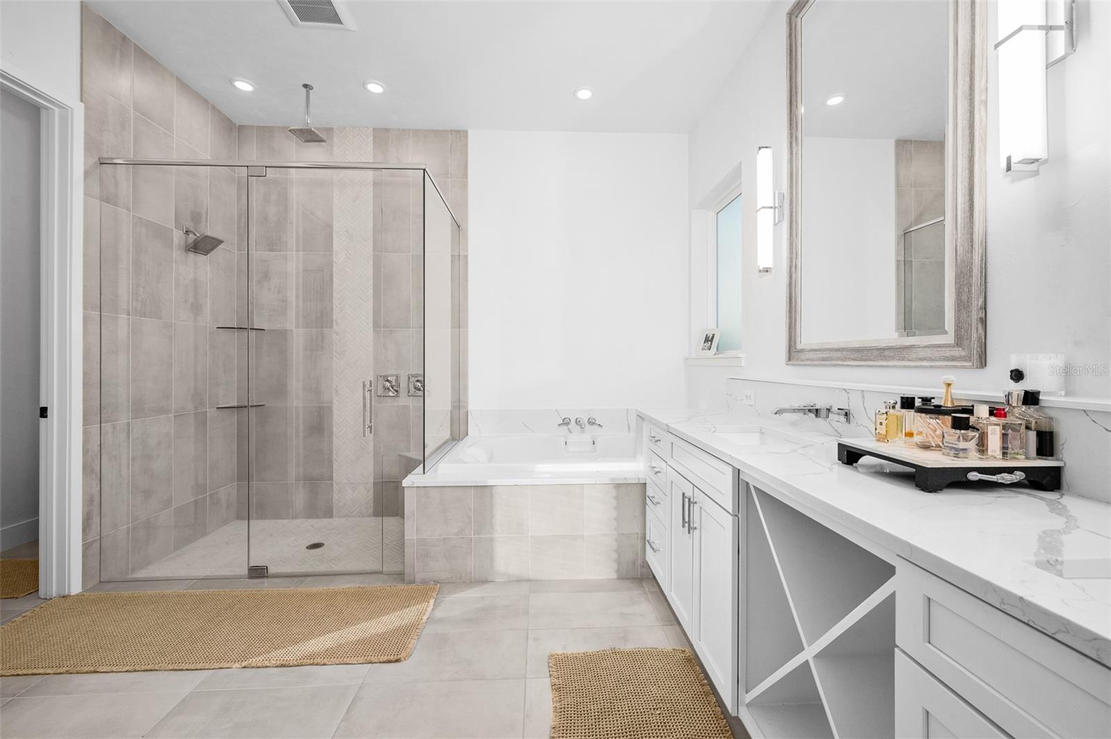 Image 33 of 51 For 12059 12th Lane