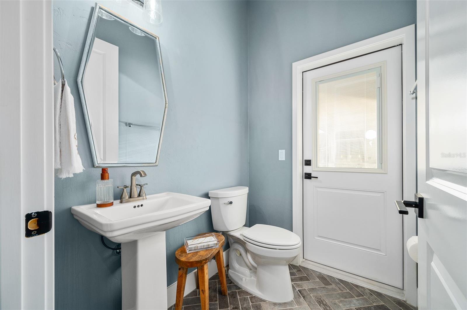 Image 36 of 51 For 12059 12th Lane