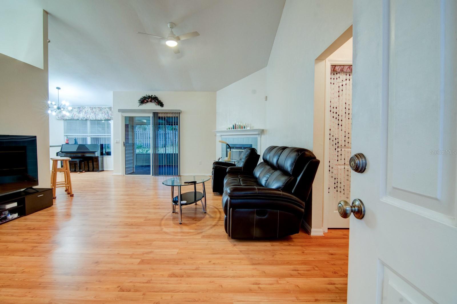 Image 3 of 28 For 10428 13th Avenue