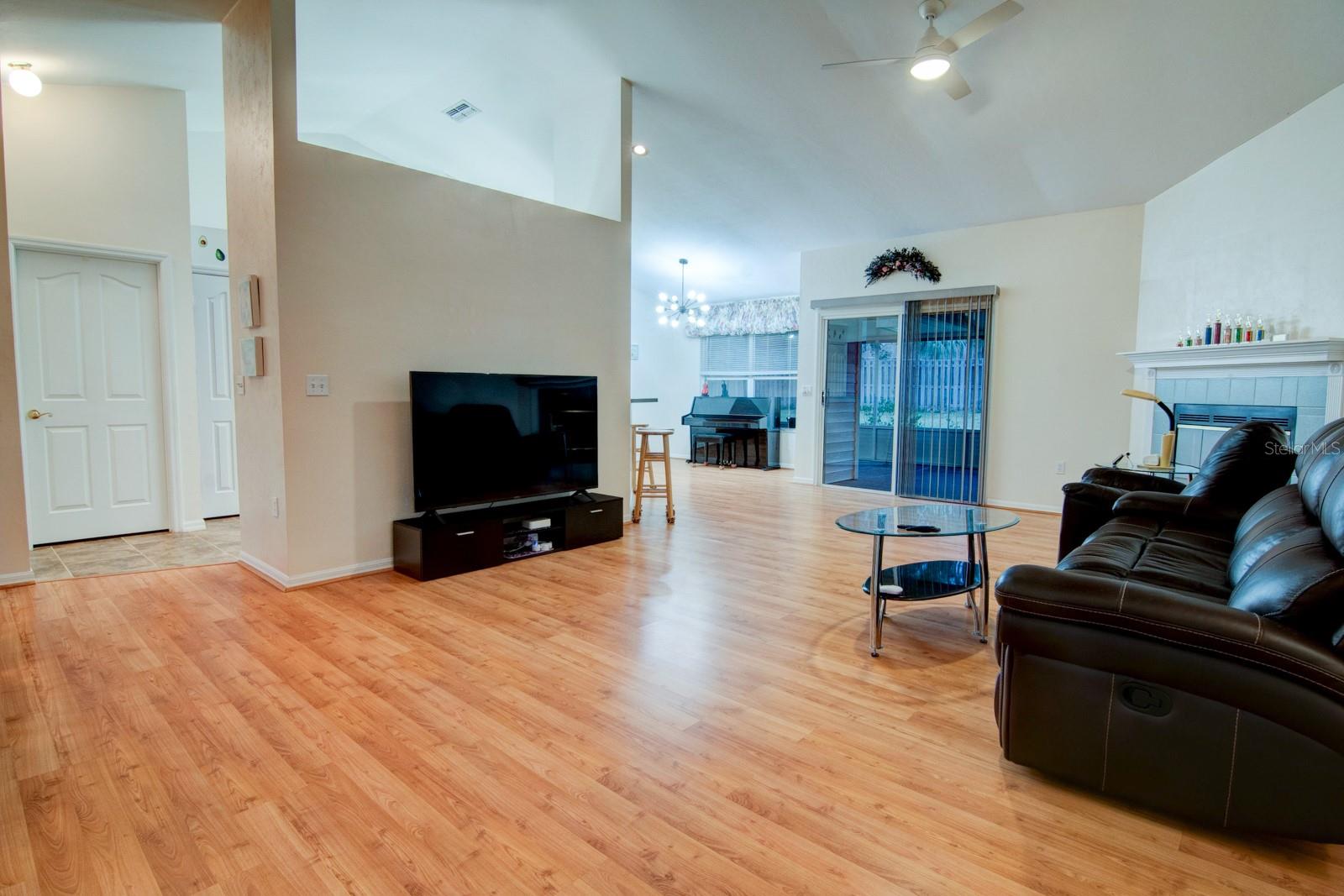 Image 4 of 28 For 10428 13th Avenue