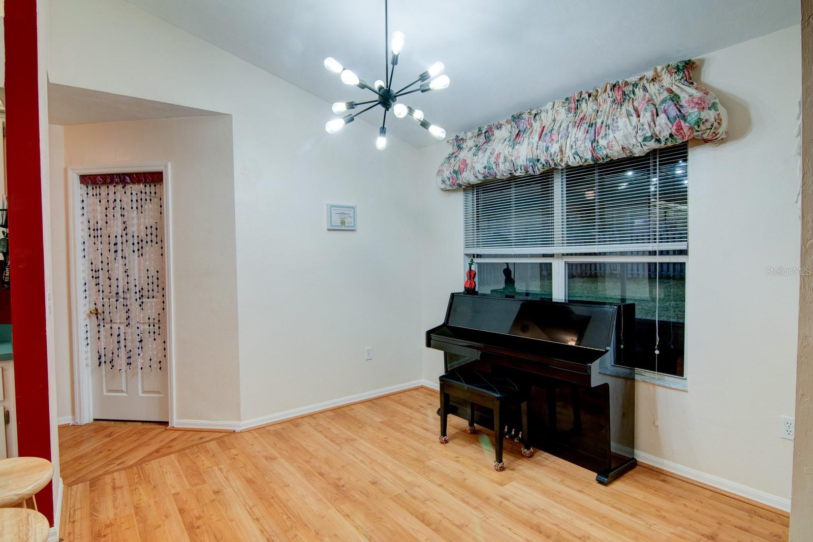 Image 8 of 28 For 10428 13th Avenue