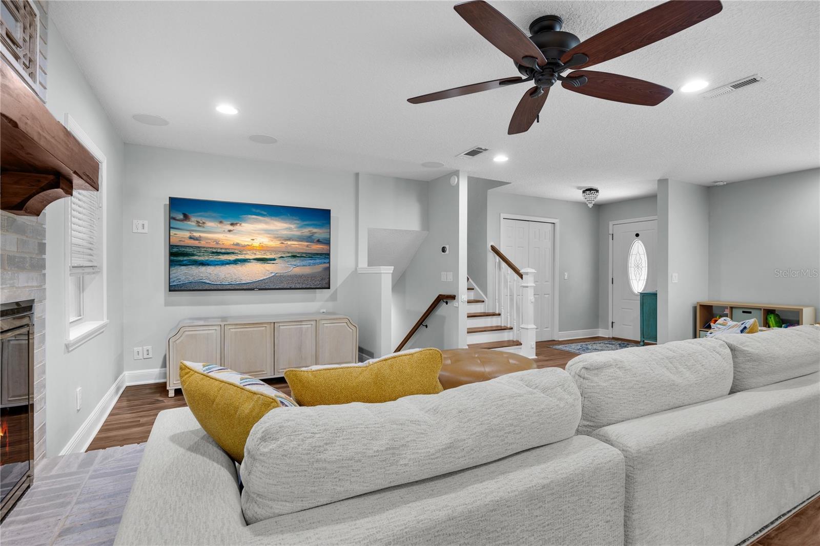 Image 10 of 43 For 2026 19th Lane