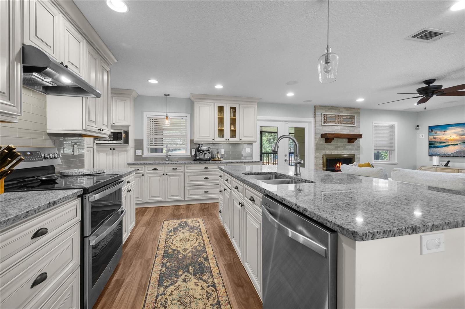 Image 16 of 43 For 2026 19th Lane