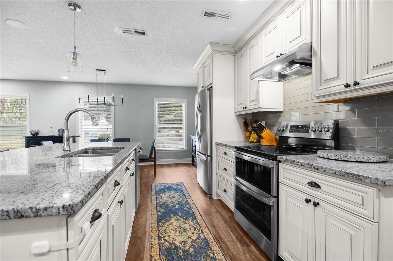 Image 19 of 43 For 2026 19th Lane