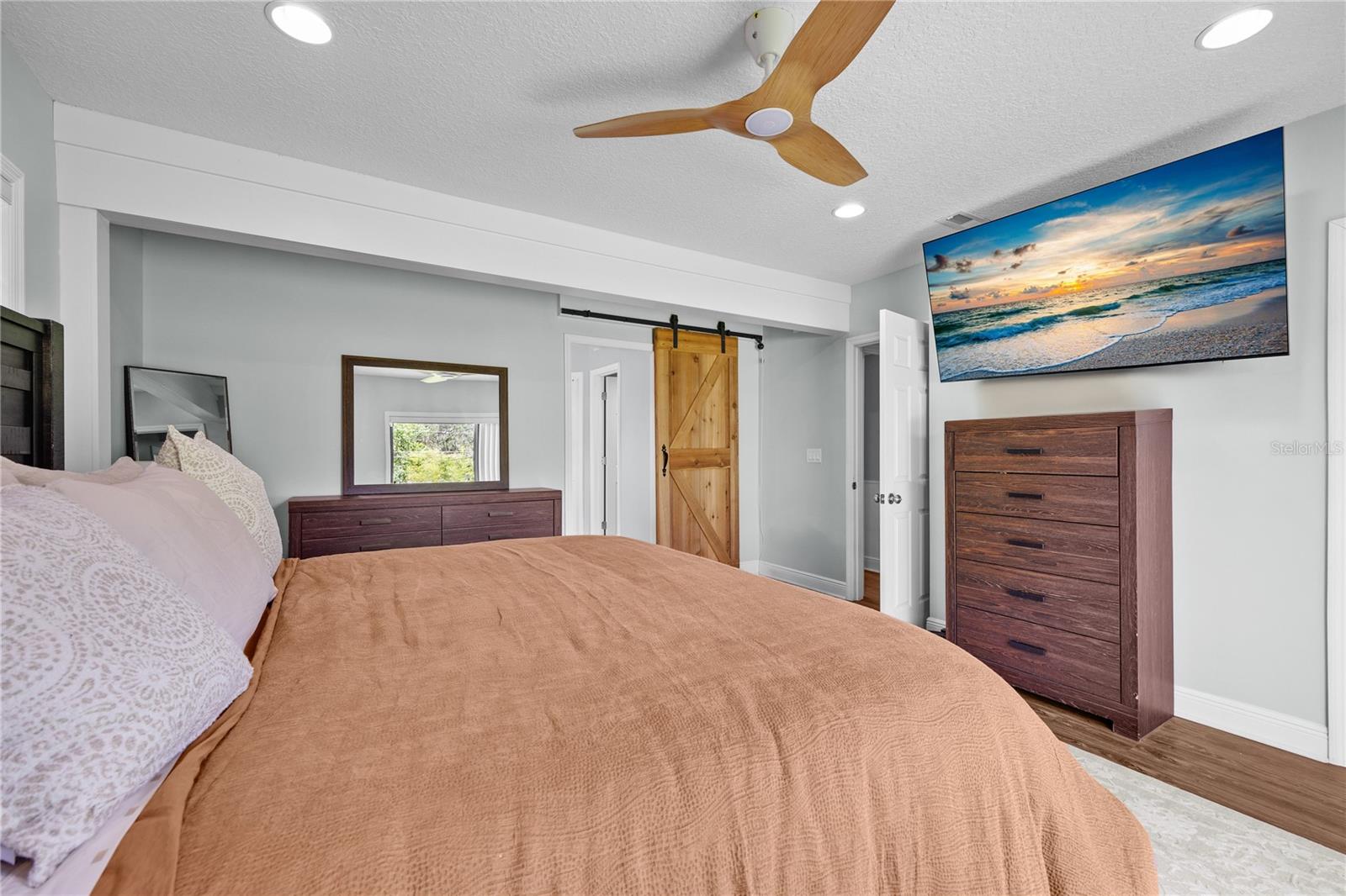 Image 23 of 43 For 2026 19th Lane