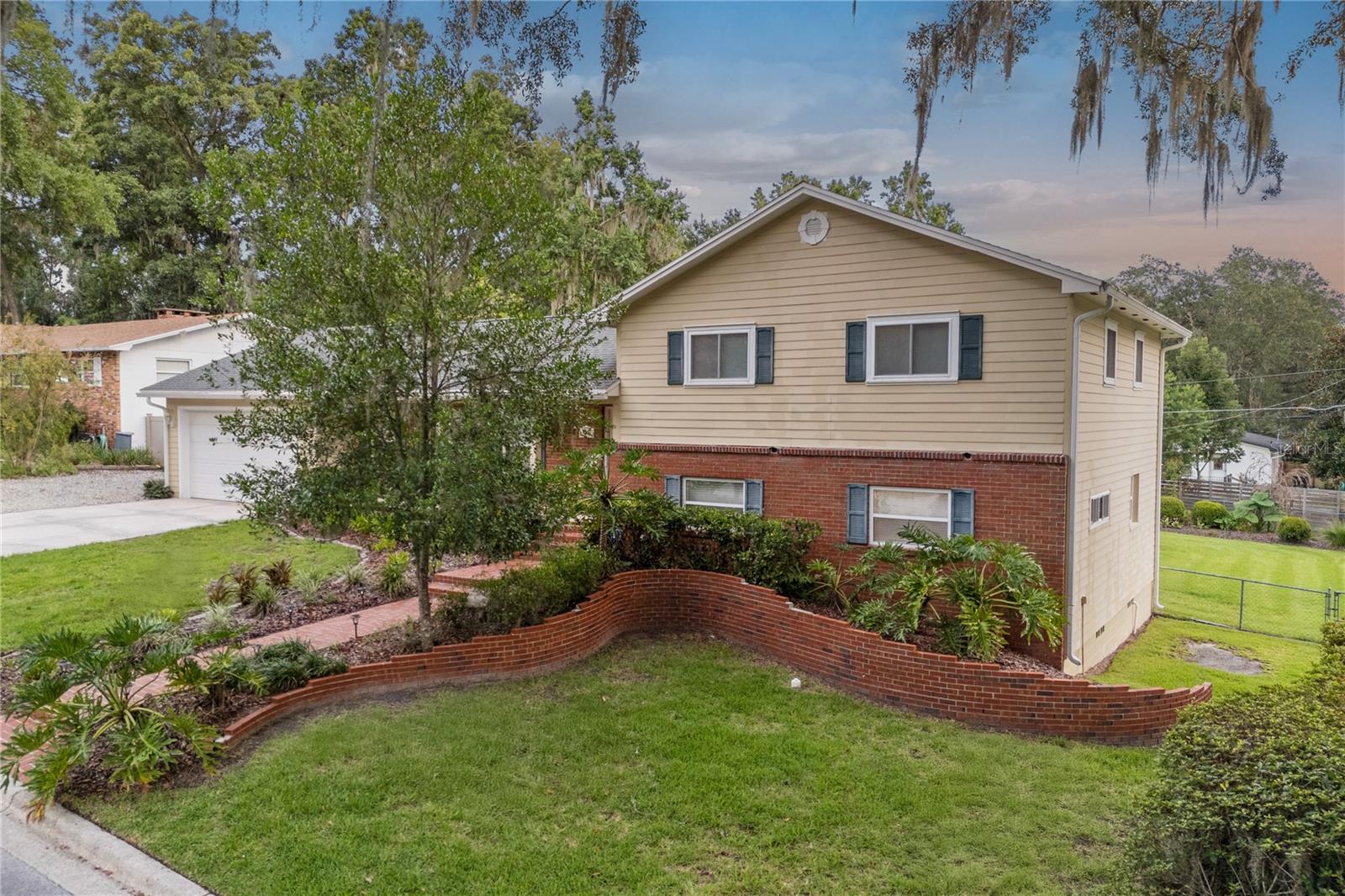 Image 6 of 43 For 2026 19th Lane