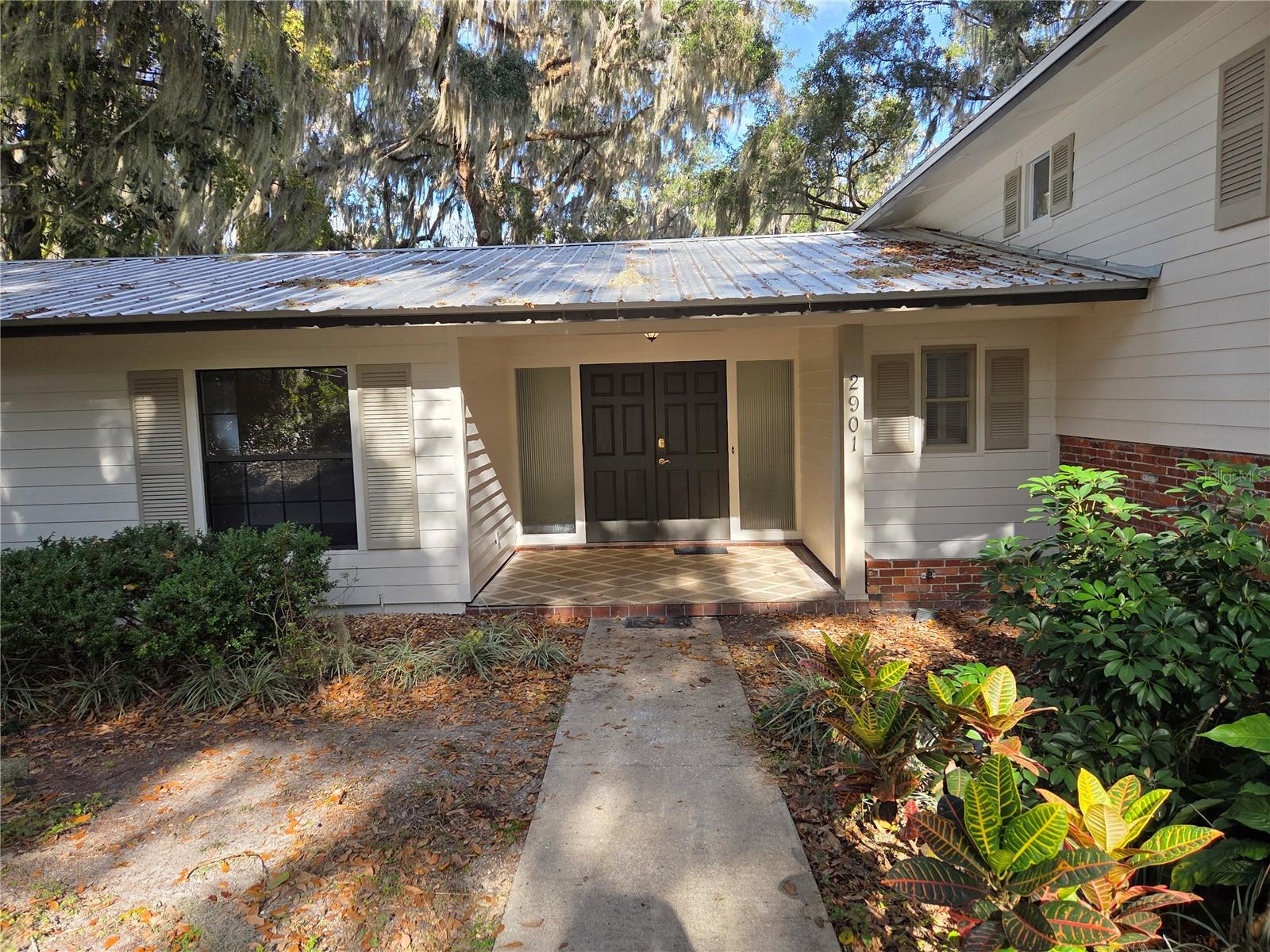 Image 18 of 58 For 2901 4th Court