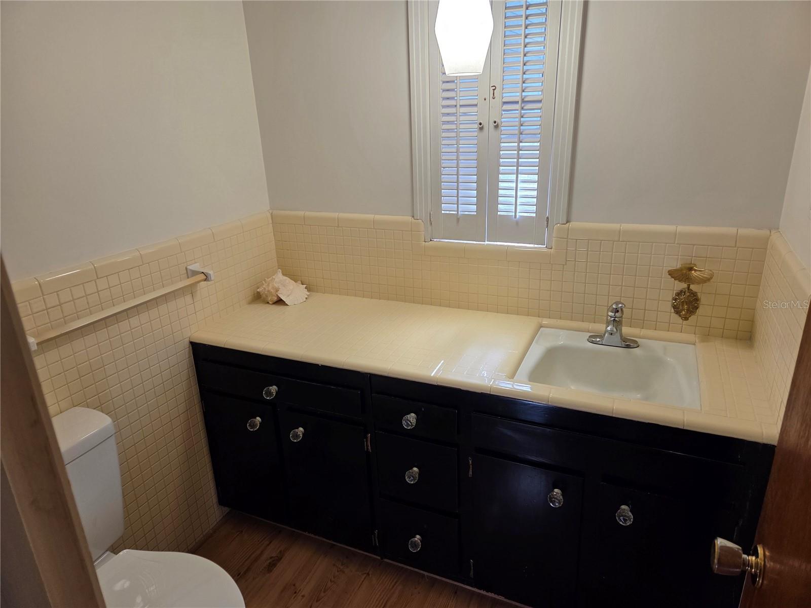 Image 24 of 58 For 2901 4th Court