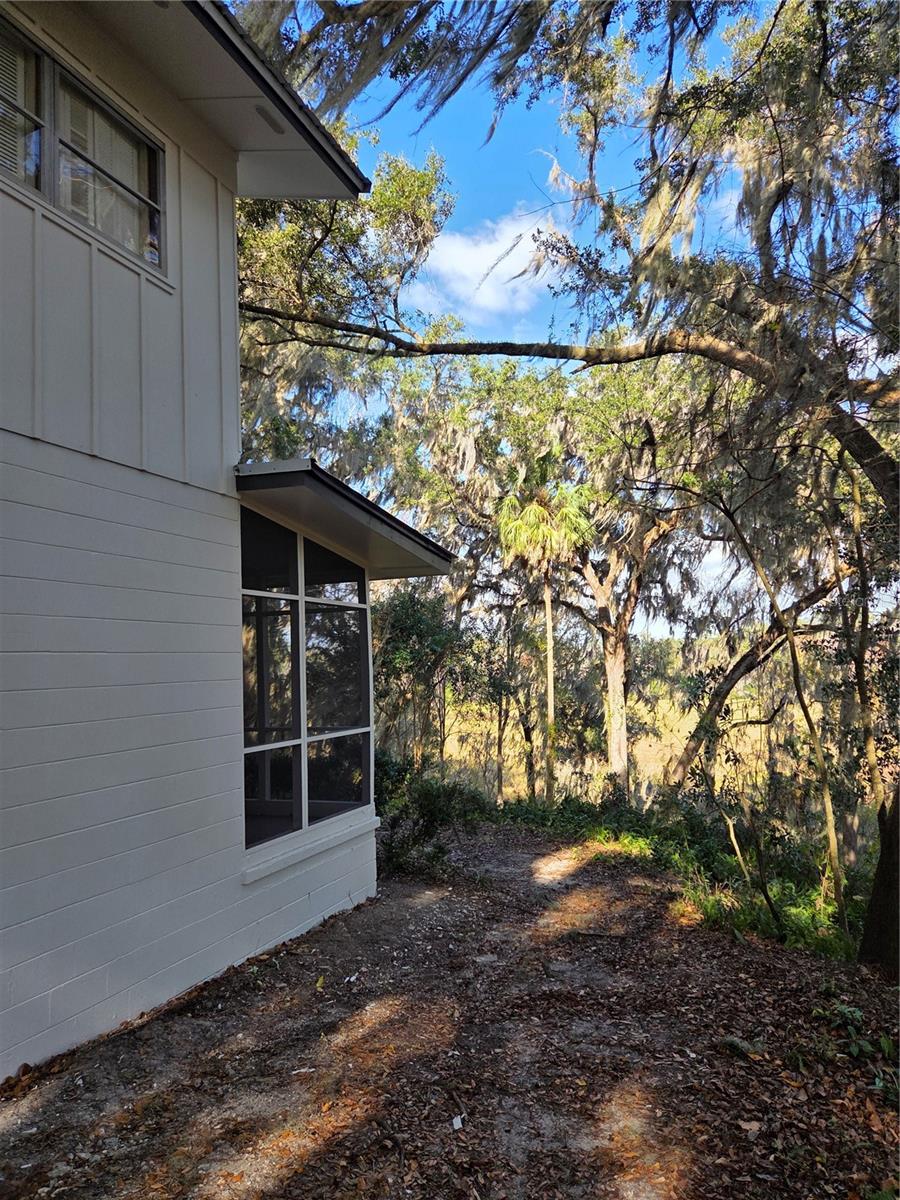 Image 7 of 58 For 2901 4th Court