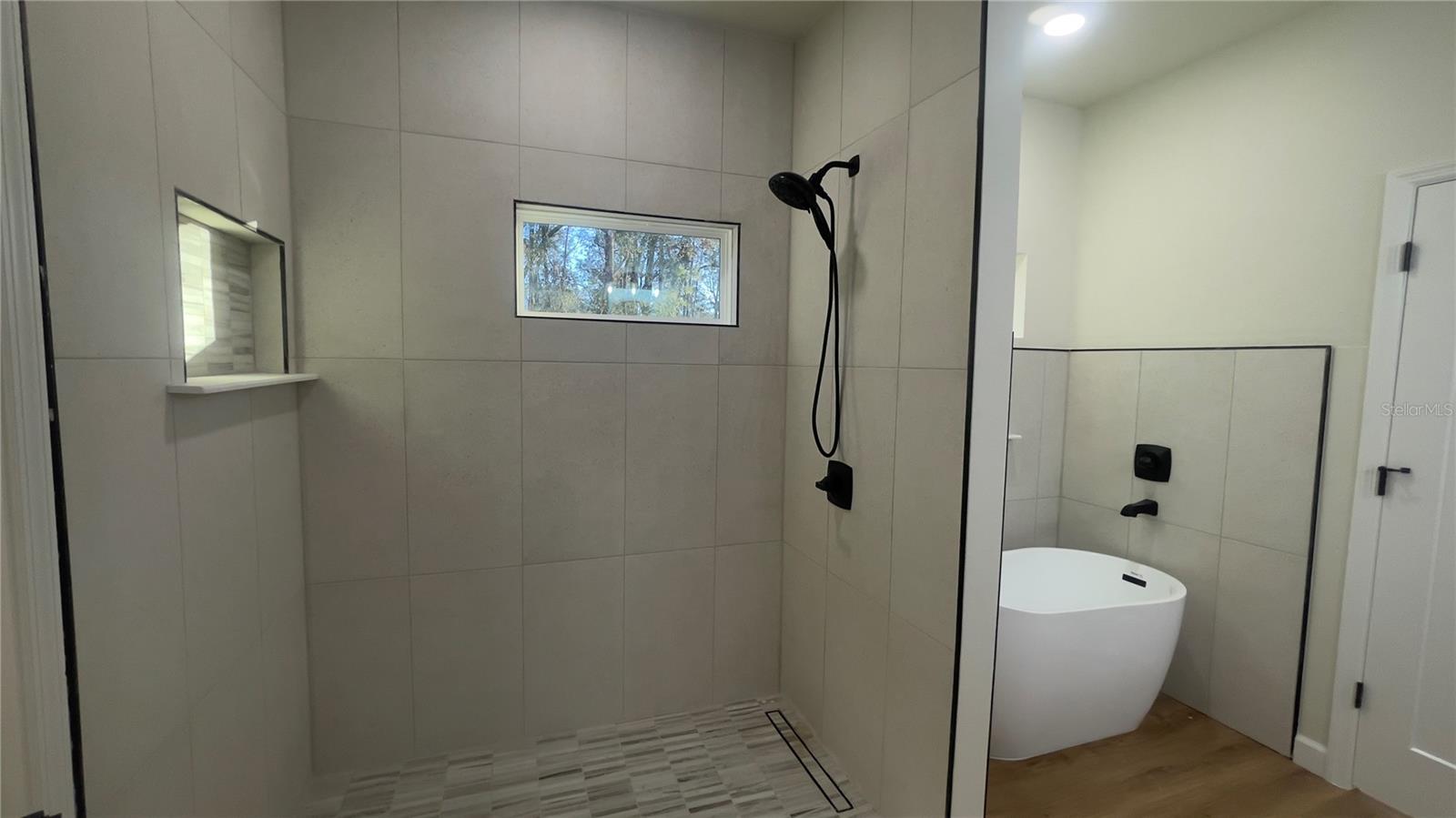 Image 26 of 46 For 11380 92nd Ct