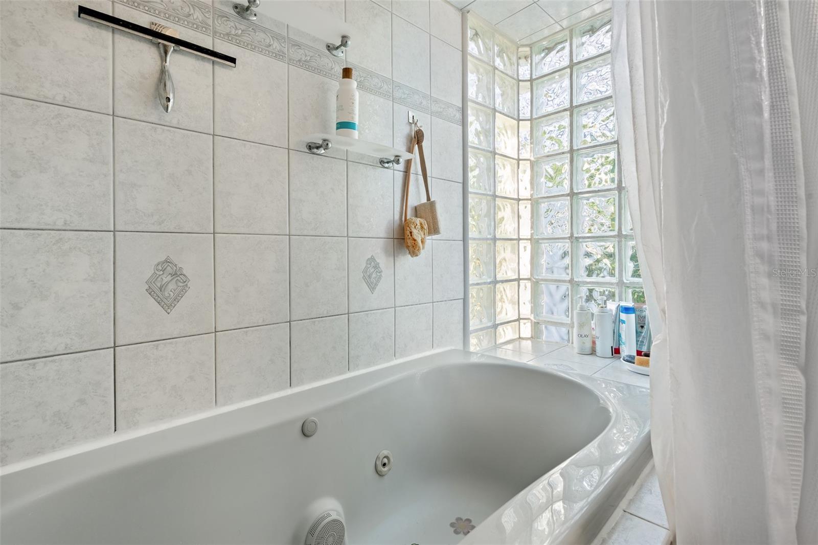 Image 19 of 41 For 603 Ruskin Road