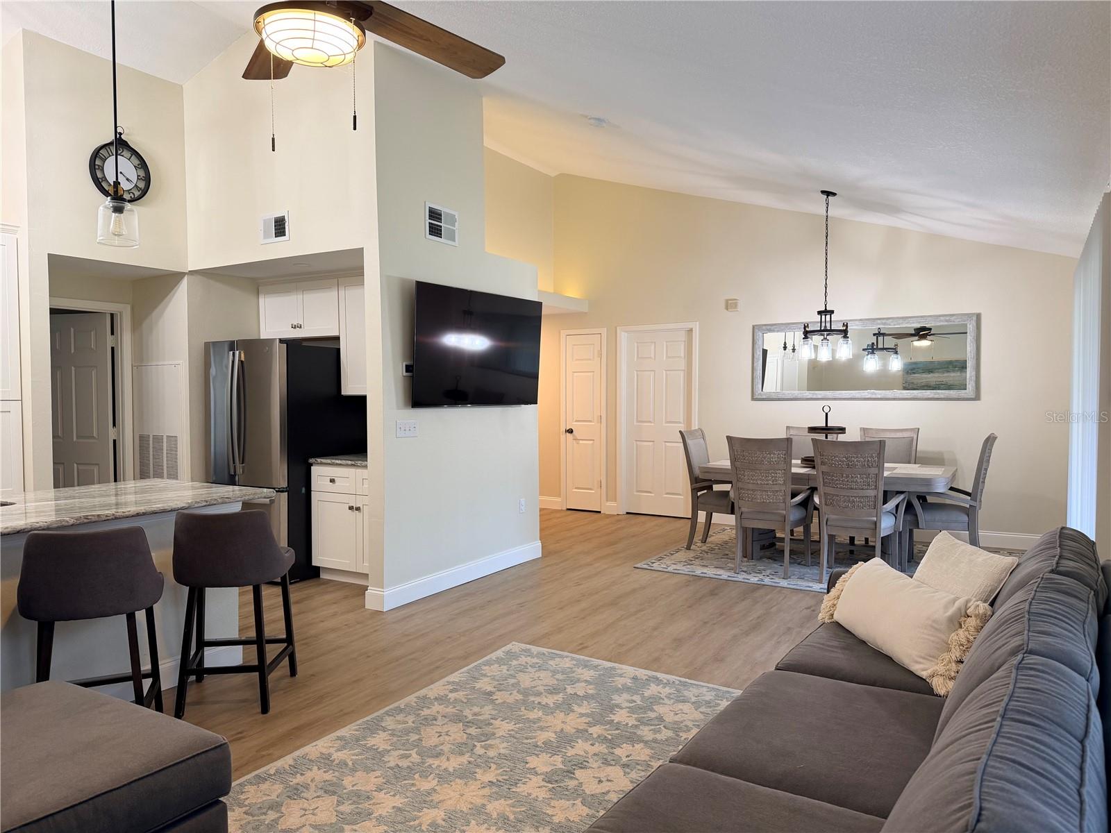 Image 2 of 36 For 10000 52nd Avenue 60