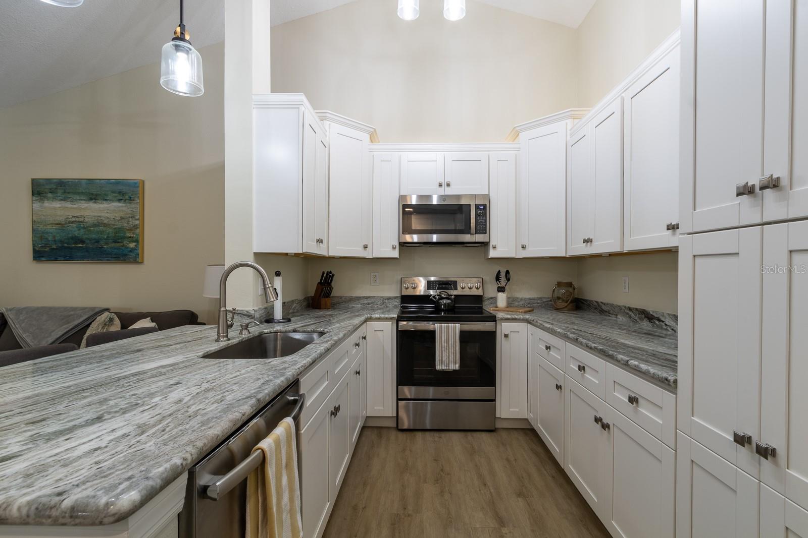 Image 8 of 36 For 10000 52nd Avenue 60