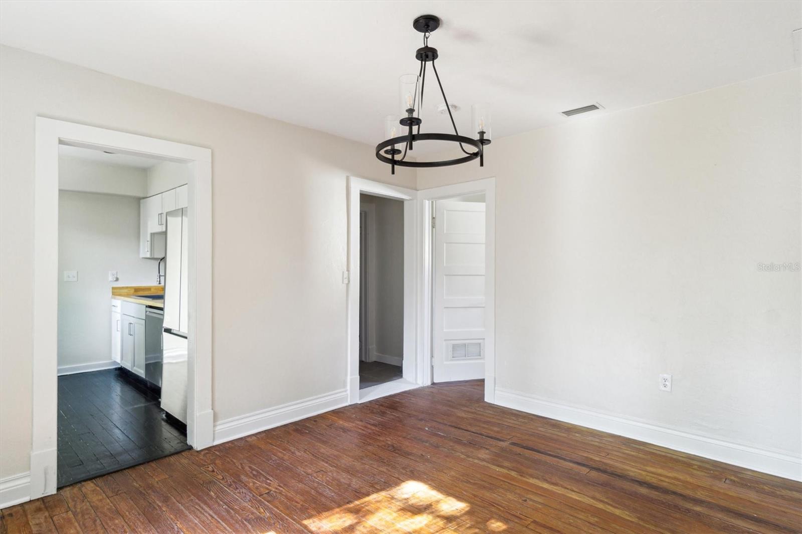 Image 15 of 48 For 2114 7th Terrace