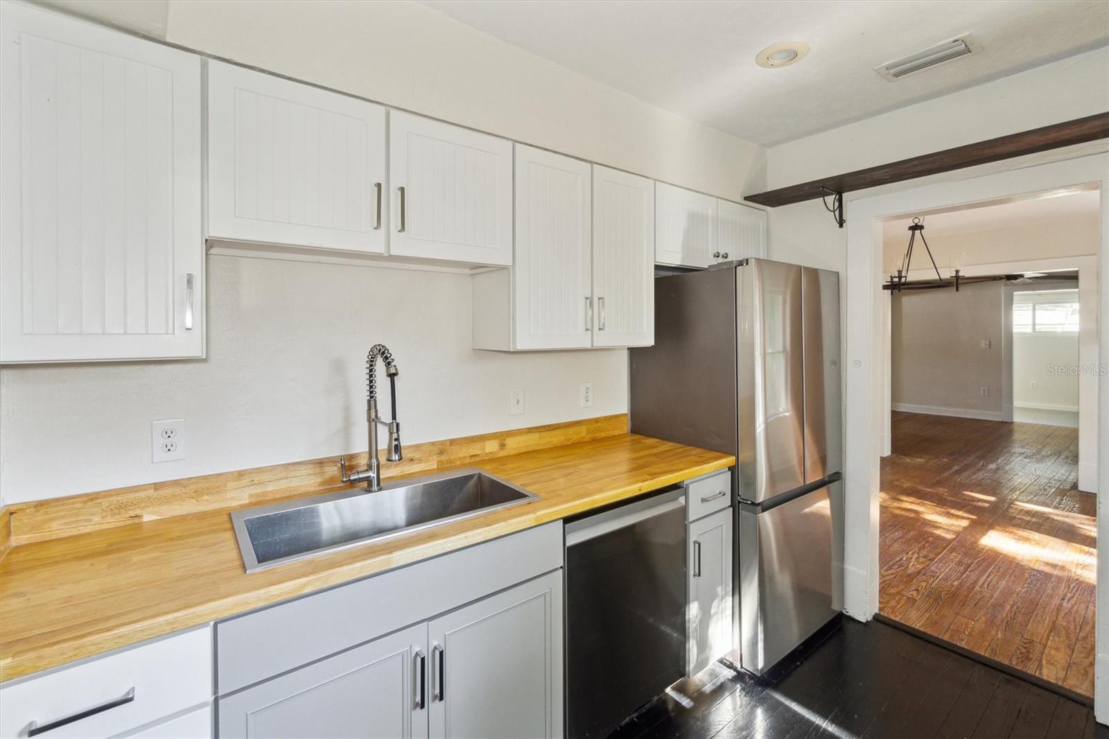 Image 20 of 48 For 2114 7th Terrace