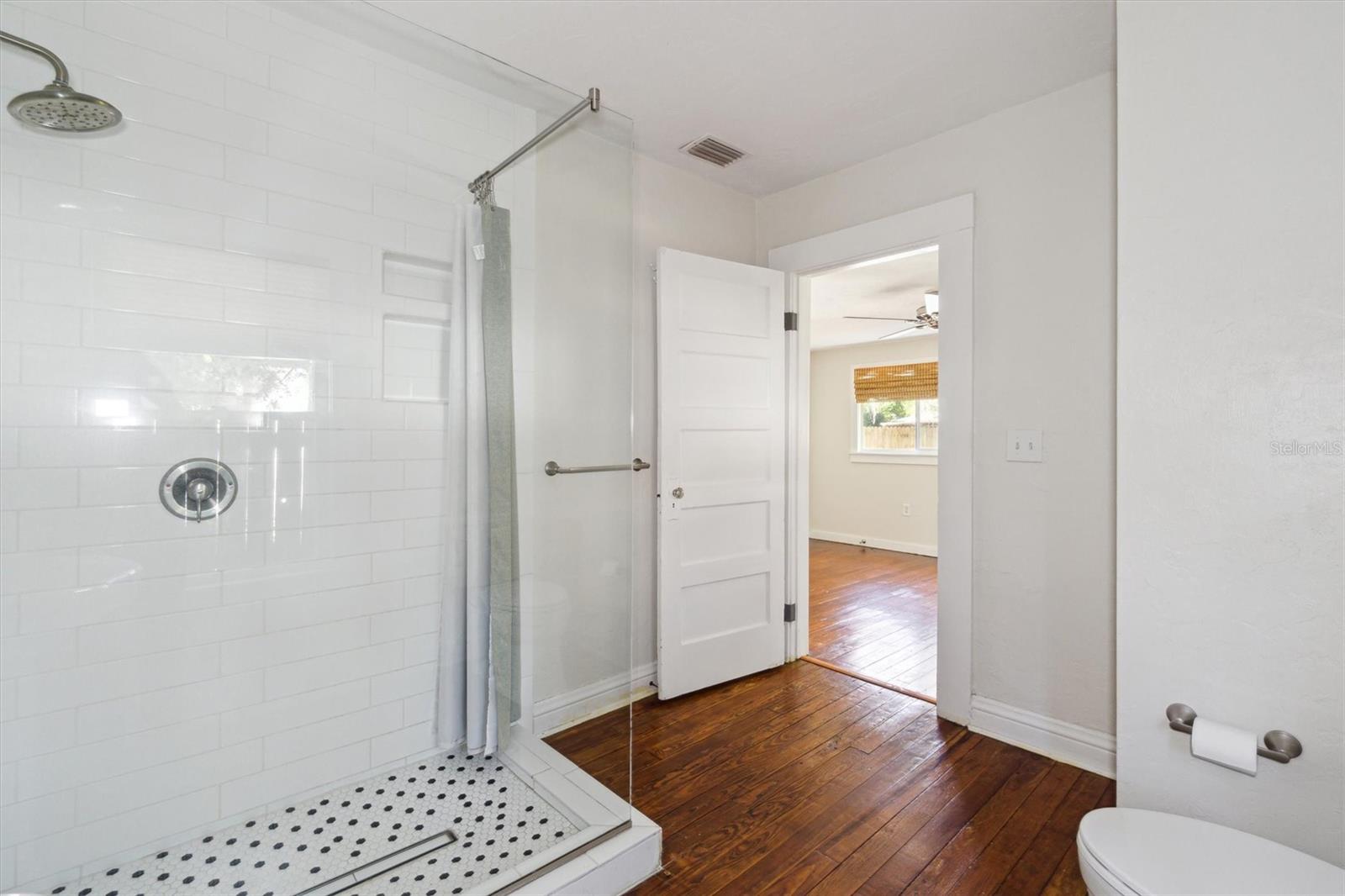 Image 27 of 48 For 2114 7th Terrace