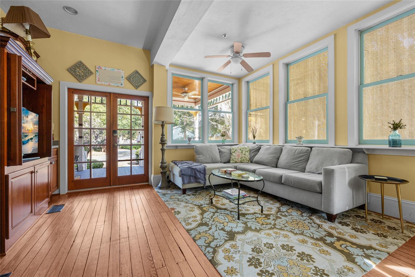 Image 14 of 52 For 221 7th Street