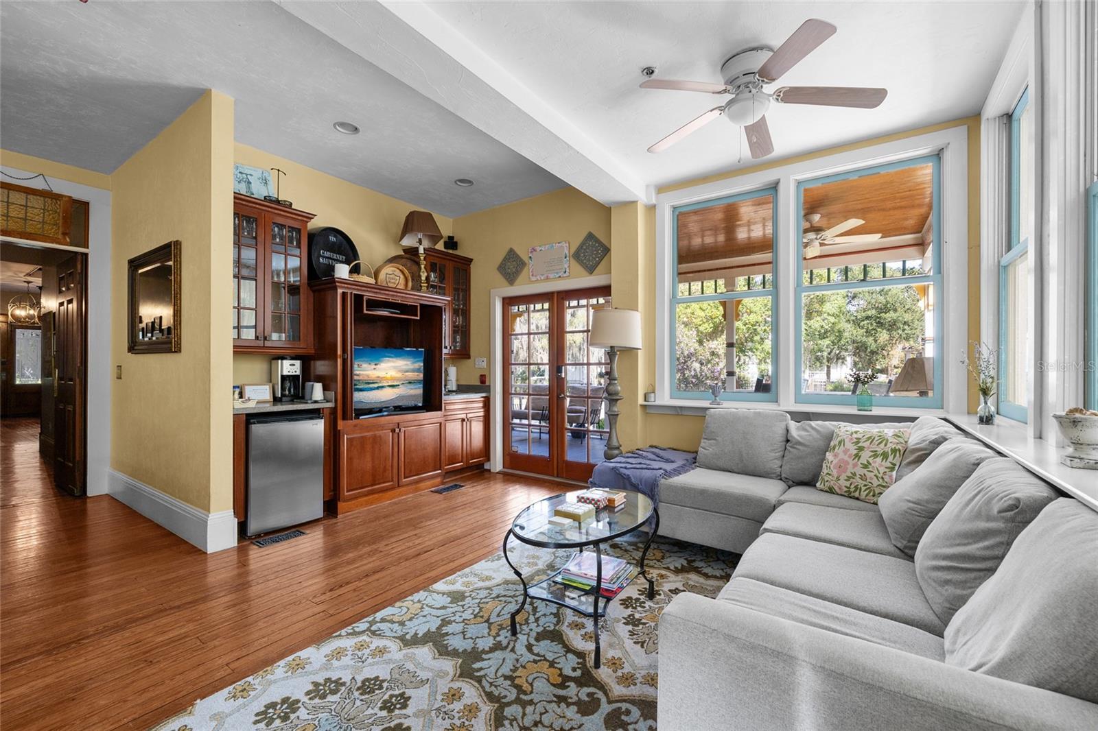 Image 16 of 52 For 221 7th Street