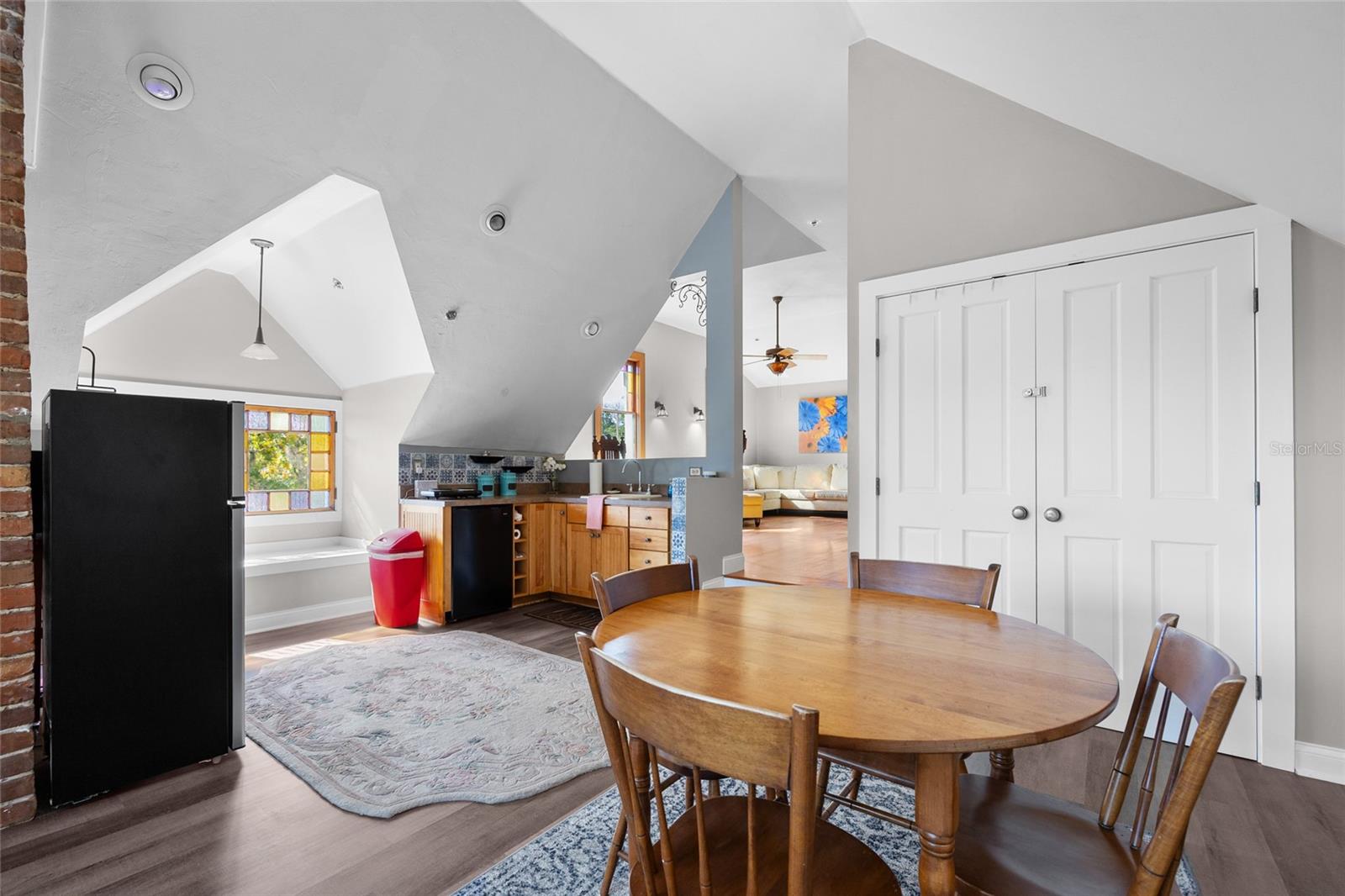 Image 20 of 52 For 221 7th Street