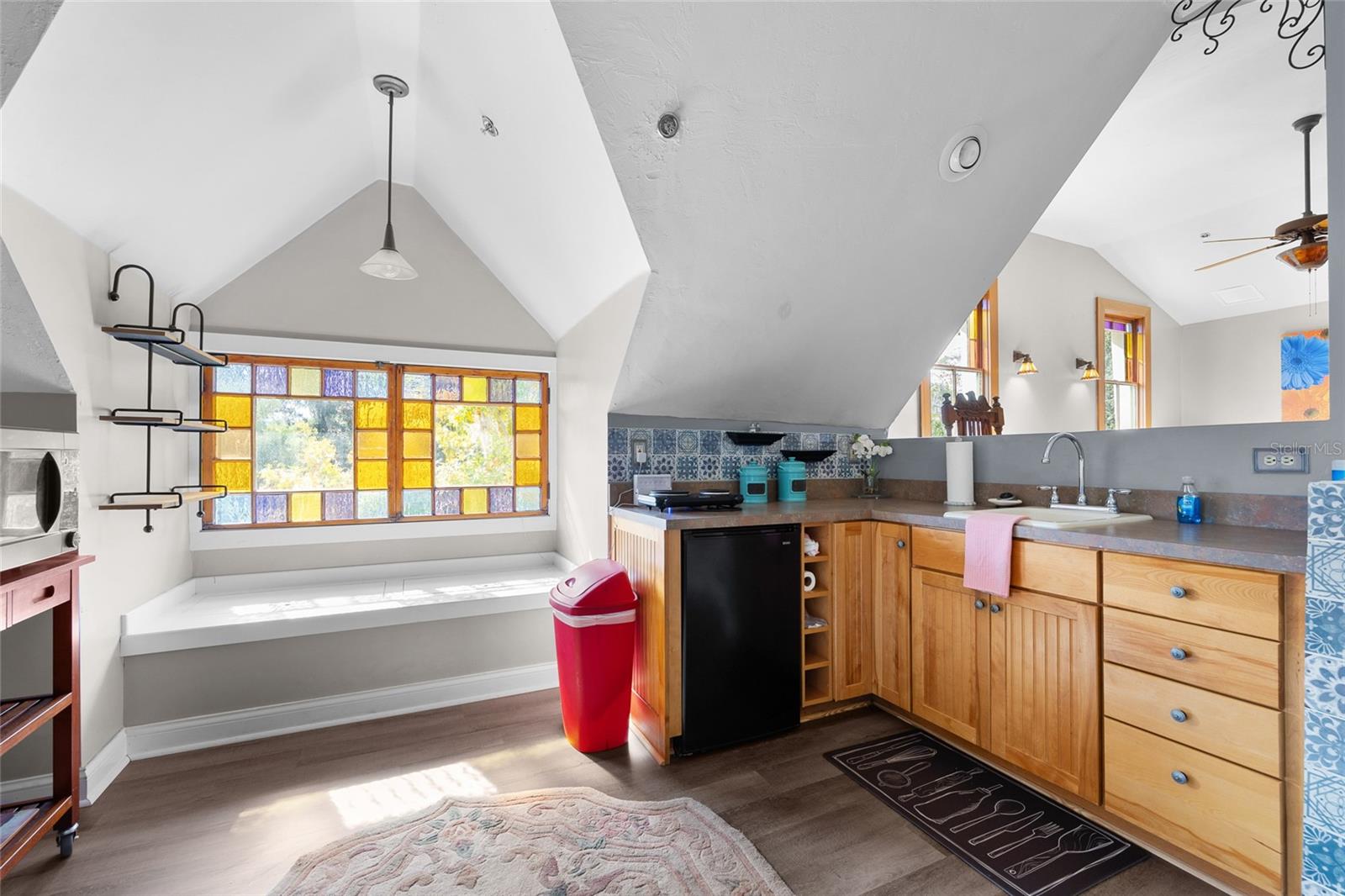 Image 21 of 52 For 221 7th Street