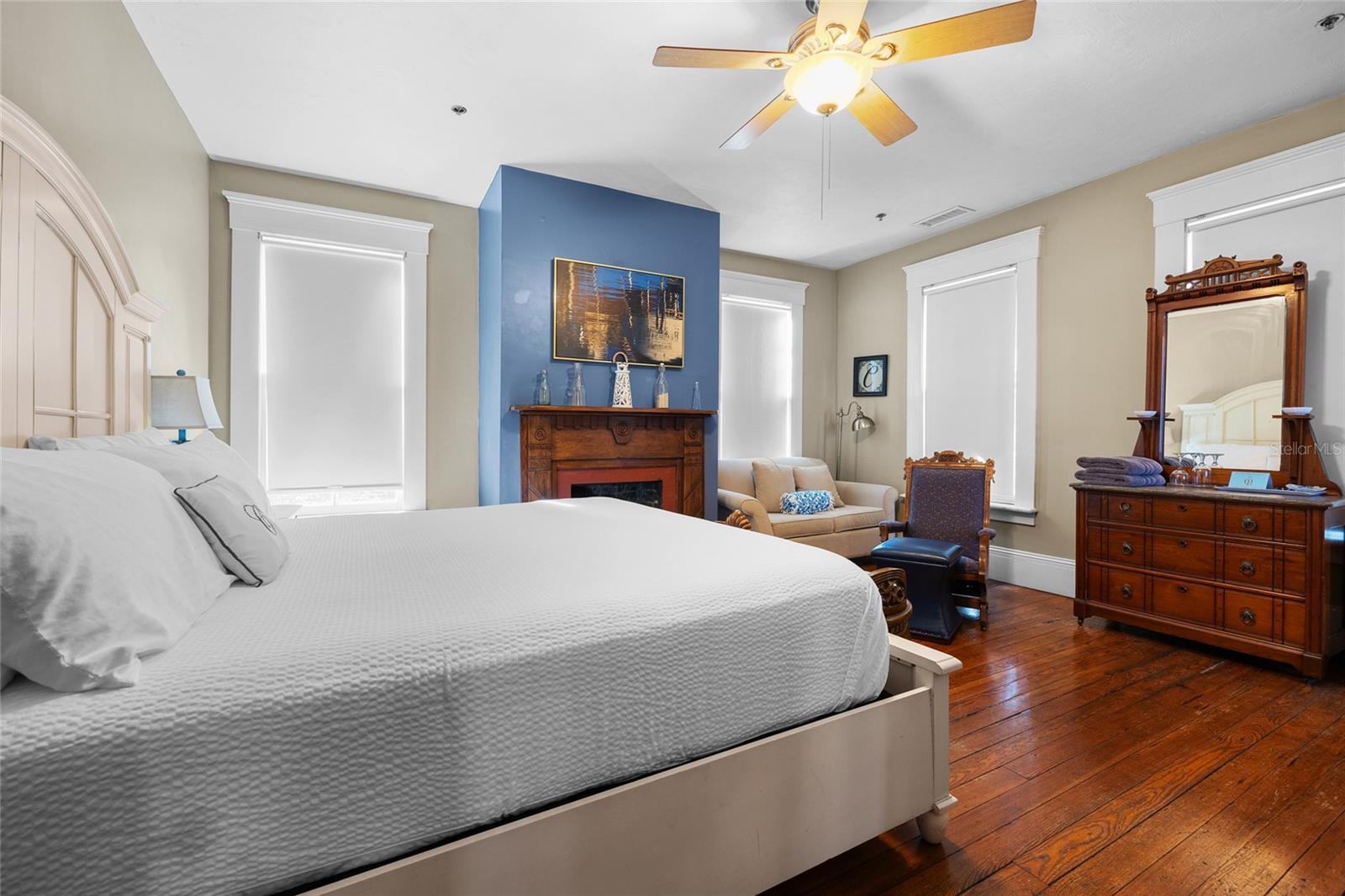 Image 33 of 52 For 221 7th Street