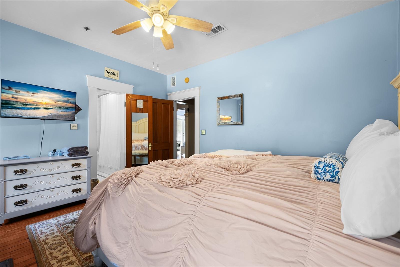 Image 40 of 52 For 221 7th Street