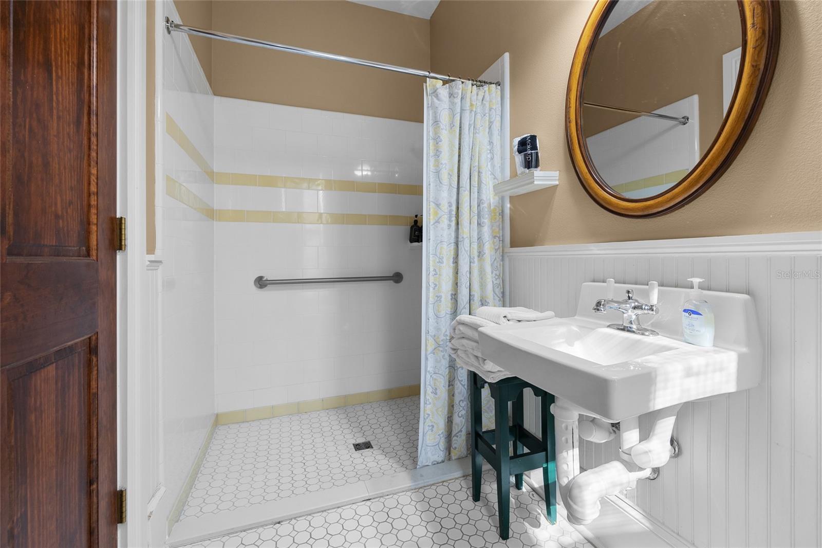 Image 20 of 83 For 205 7th Street