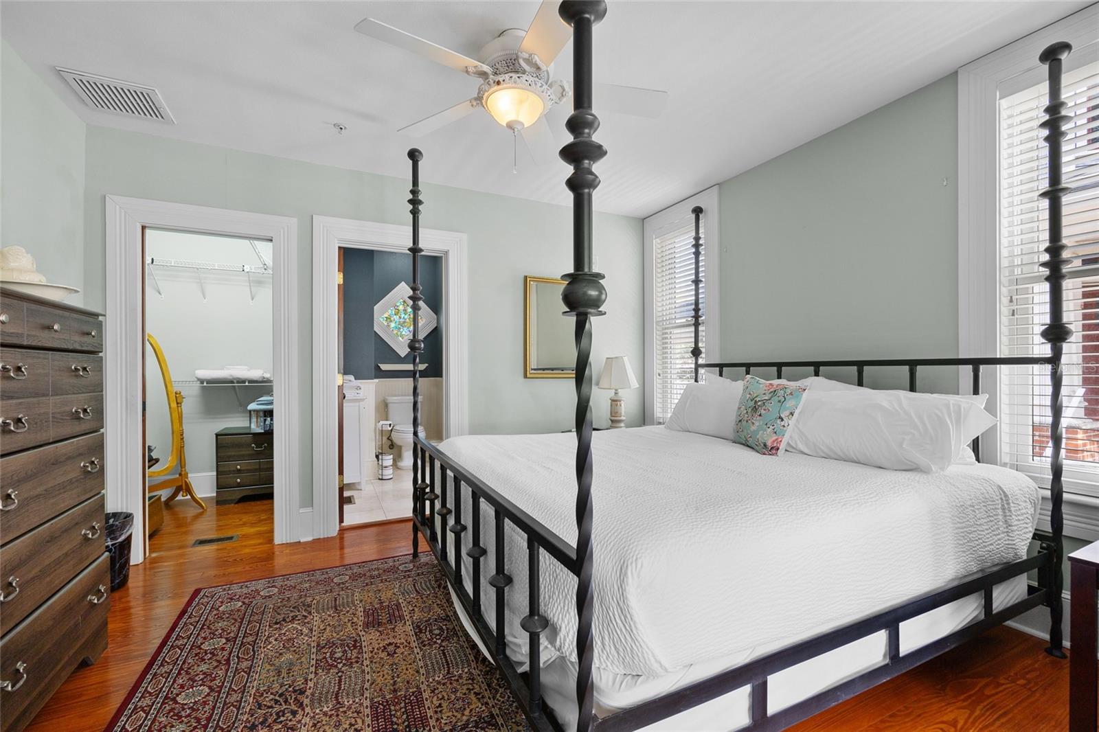 Image 22 of 83 For 205 7th Street