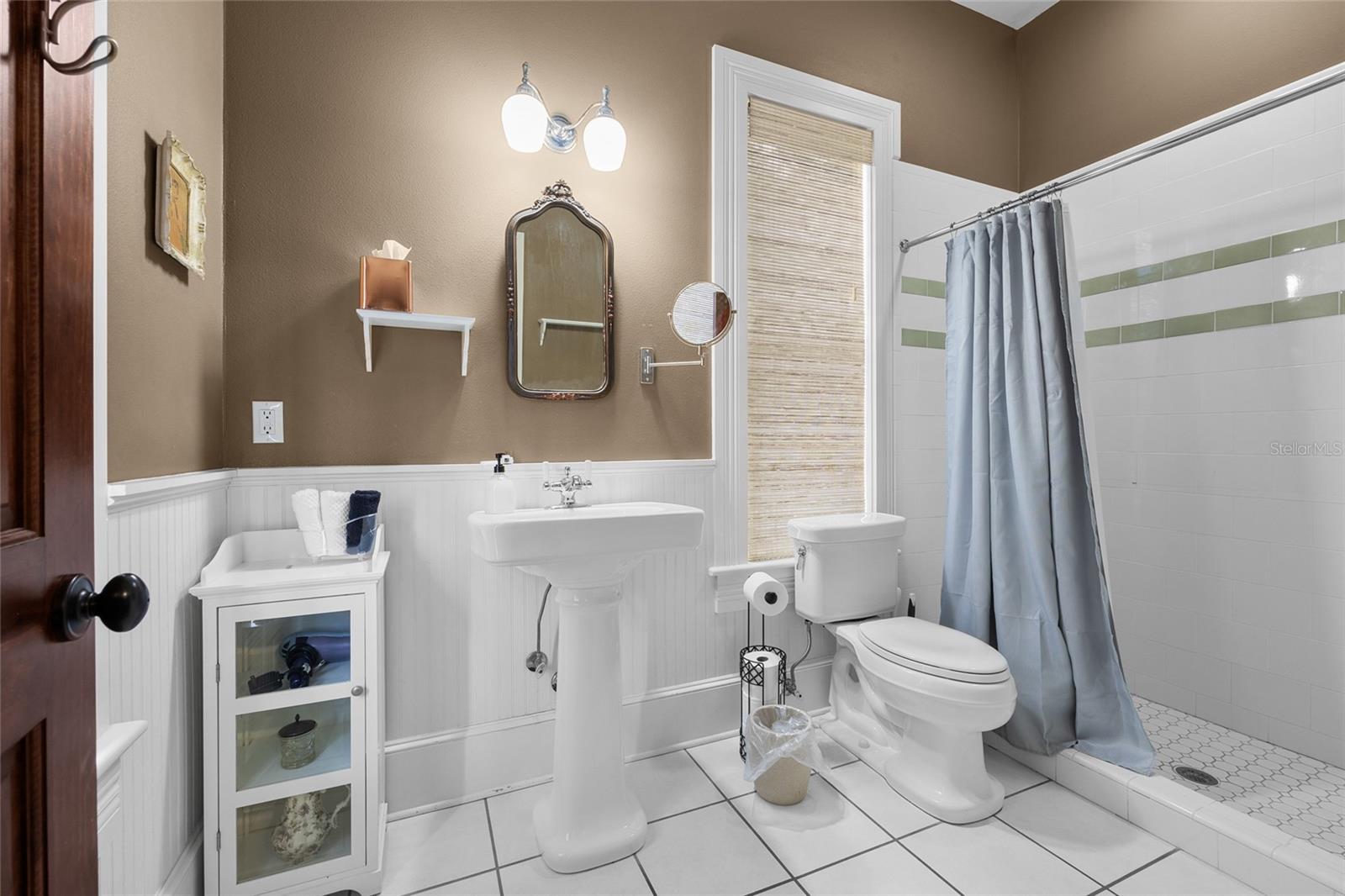 Image 28 of 83 For 205 7th Street