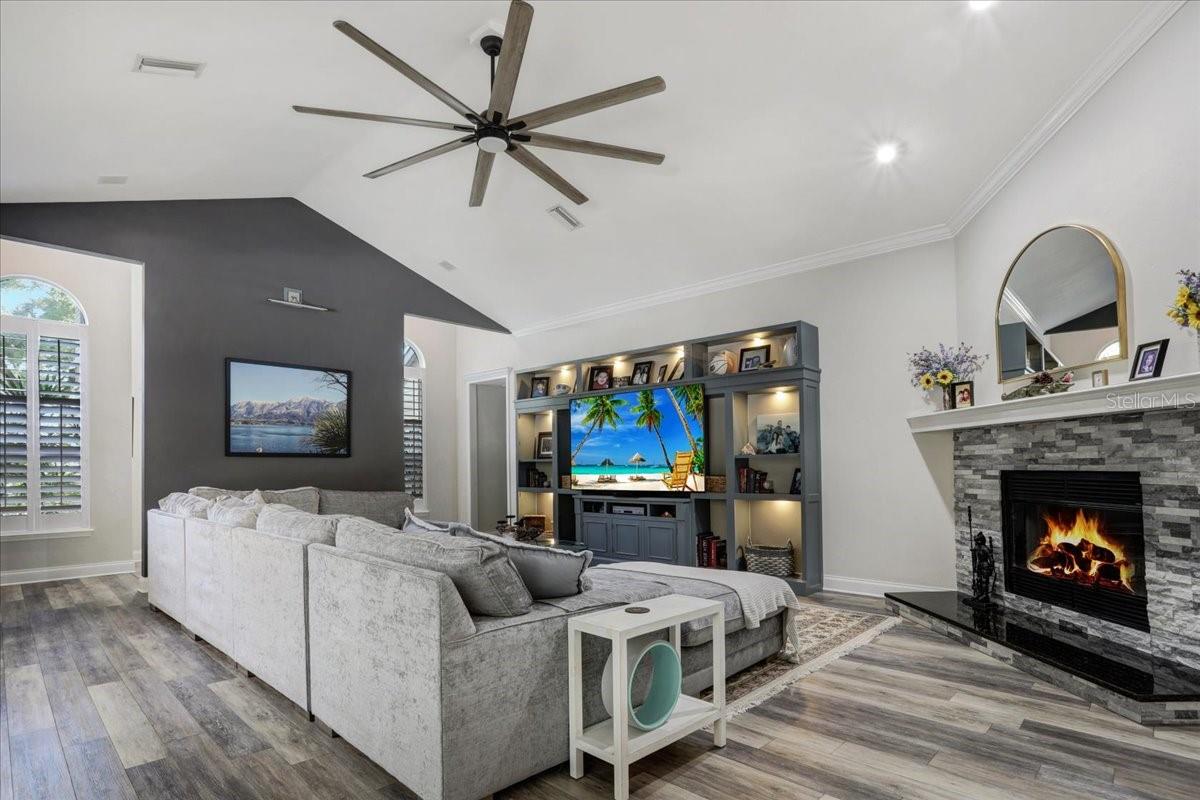 Image 4 of 43 For 4813 95th Terrace