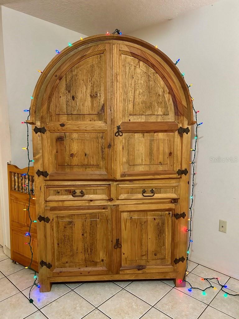 Image 10 of 51 For 8341 Oak Street