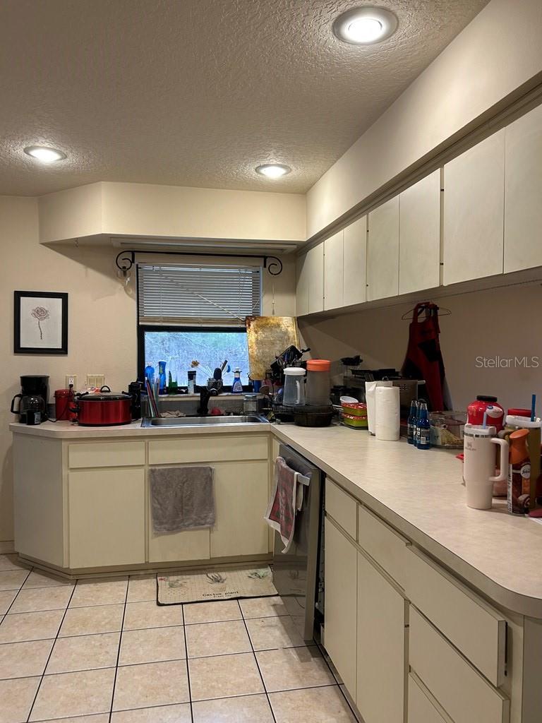 Image 18 of 51 For 8341 Oak Street