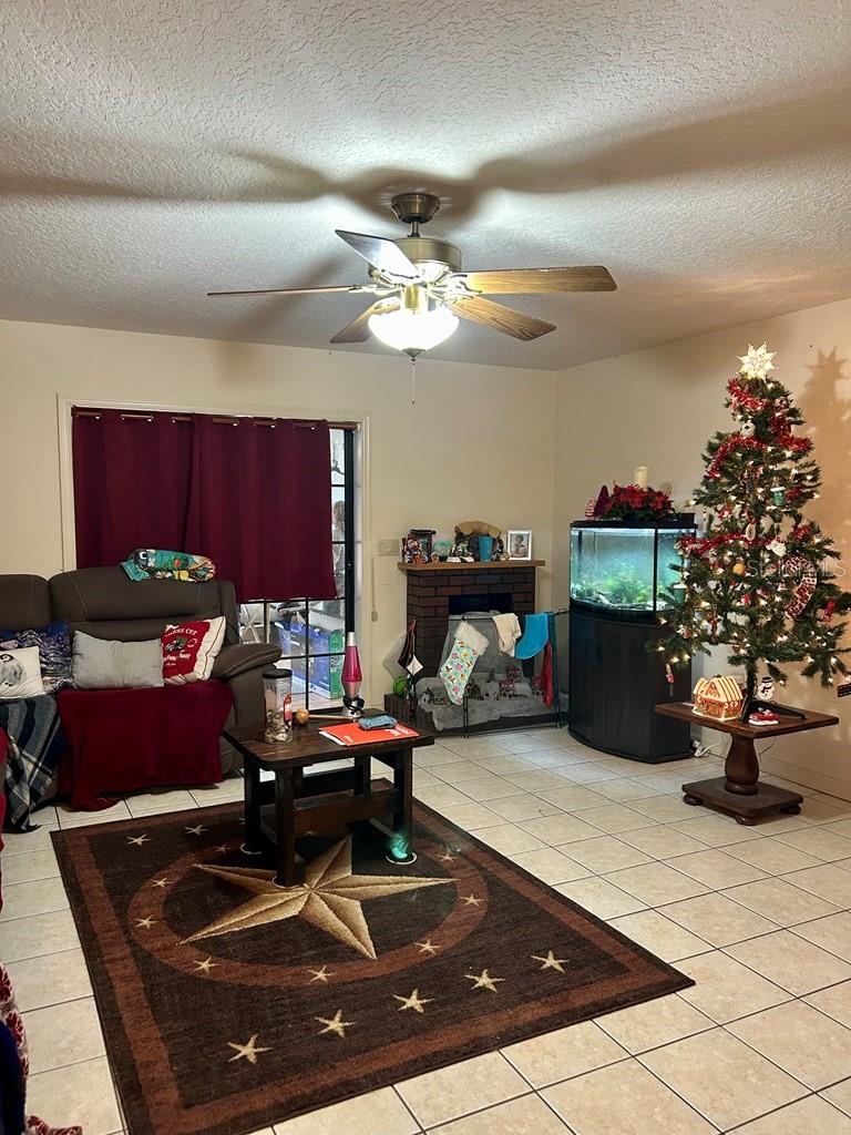 Image 9 of 51 For 8341 Oak Street